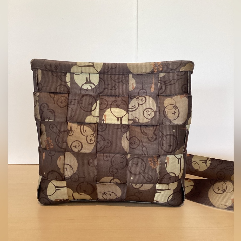 Harveys x Gary Baseman Seatbelt Messenger Bag Limited Edition RARE